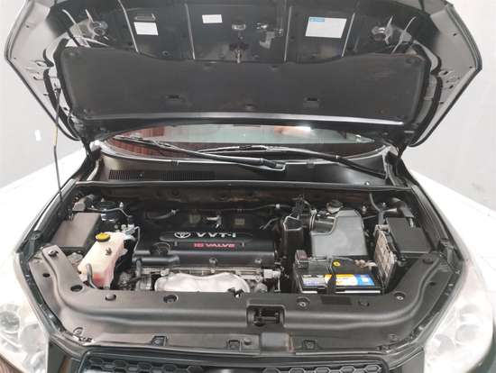 TOYOTA-RAV4-2010