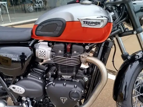 TRIUMPH-BONNEVILLE T100 900 TRIUMPH-BONNEVILLE T100 900-2025