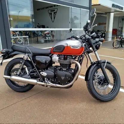 TRIUMPH-BONNEVILLE T100 900-2025