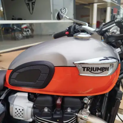 TRIUMPH-BONNEVILLE T100 900-2025