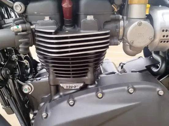 TRIUMPH-BONNEVILLE T120 BLACK 1200 TRIUMPH-BONNEVILLE T120 BLACK 1200-2025