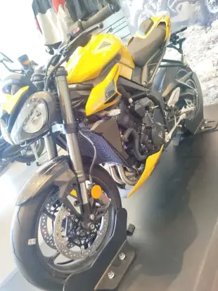 TRIUMPH-STREET TRIPLE RS ABS-2025
