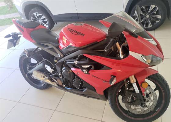TRIUMPH DAYTONA 675 ABS 