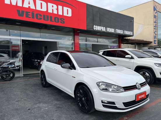 VOLKSWAGEN-GOLF-2017