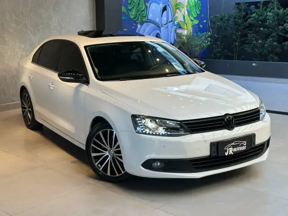 VOLKSWAGEN JETTA 2.0 TSI HIGHLINE 200CV GASOLINA 4P TIPTRONIC VOLKSWAGEN JETTA 2.0 TSI HIGHLINE 200CV GASOLINA 4P TIPTRONIC
