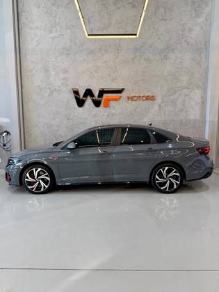 /en/city/cate-car-used-car/volkswagen-jetta-2024-2-0-350-tsi-gasoline-gli-dsg-48102176518703104/-4
