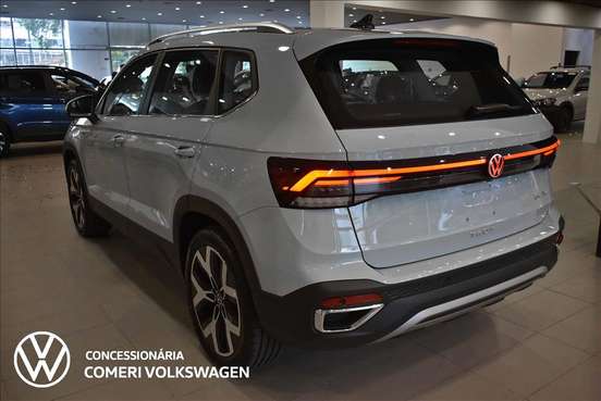 VOLKSWAGEN-TAOS-2026