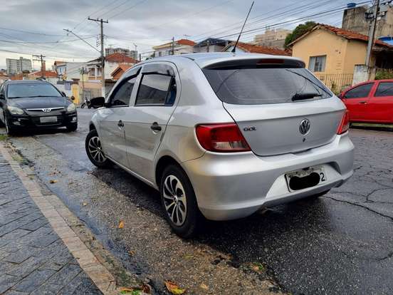 VOLKSWAGEN-GOL-2010