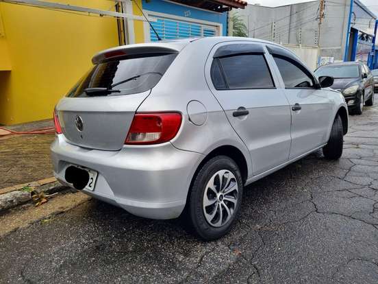VOLKSWAGEN-GOL-2010