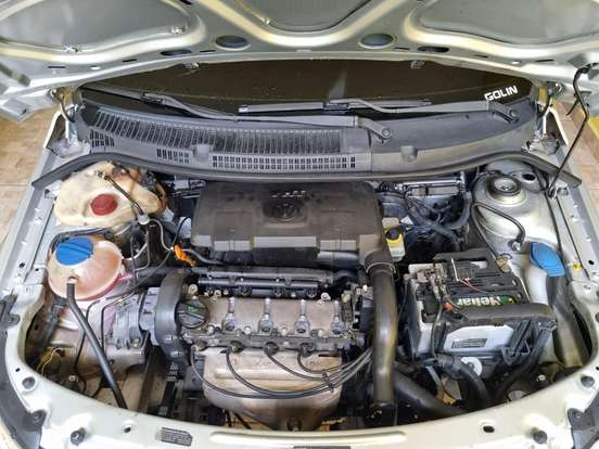 VOLKSWAGEN-GOL-2010