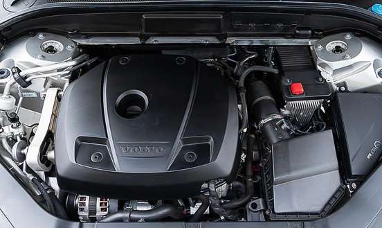 VOLVO-XC60-2020
