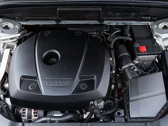 VOLVO-XC60-2.0 T5 GASOLINA MOMENTUM AWD GEARTRONIC VOLVO-XC60-2020