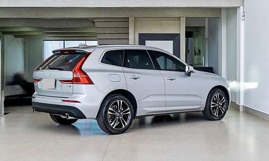VOLVO-XC60-2.0 T5 GASOLINA MOMENTUM AWD GEARTRONIC VOLVO-XC60-2020