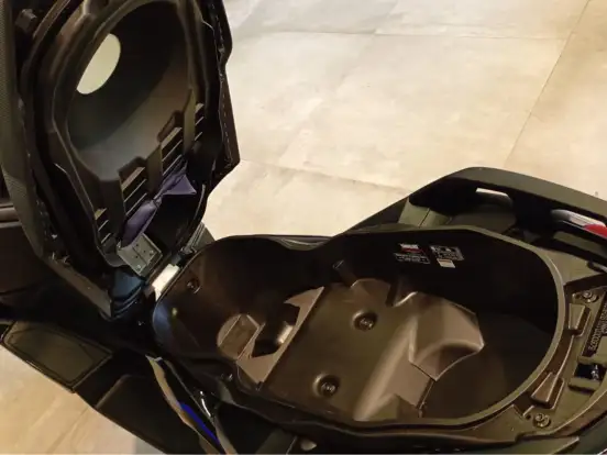 YAMAHA-XMAX 300 CONNECTED ABS YAMAHA-XMAX 300 CONNECTED ABS-2025