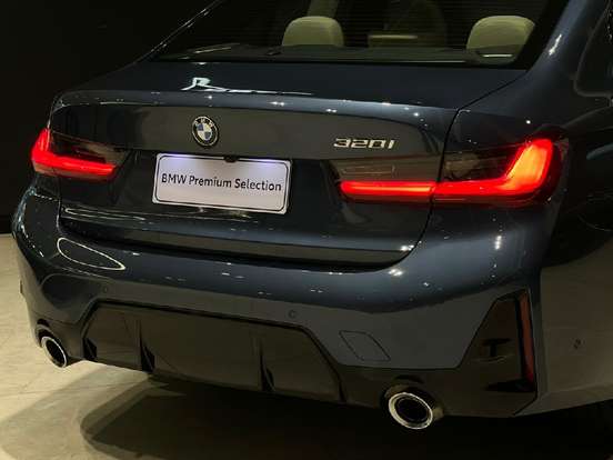 BMW-320i-2025