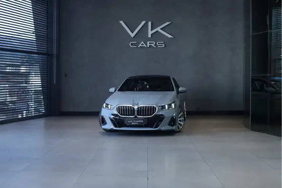 BMW 530e 2.0 TWINPOWER PHEV M SPORT AUTOMÁTICO BMW 530e 2.0 TWINPOWER PHEV M SPORT AUTOMÁTICO