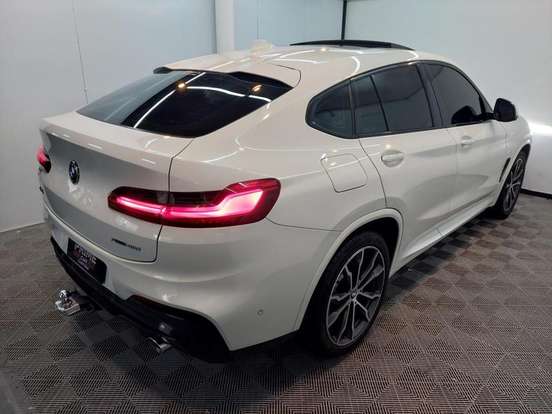 BMW-X4-2021