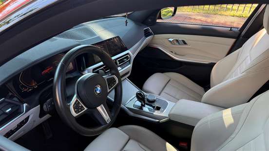 BMW-320i-2022