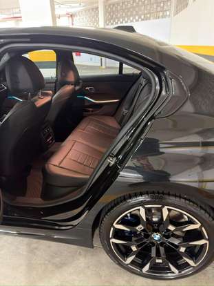 BMW-320i-2025