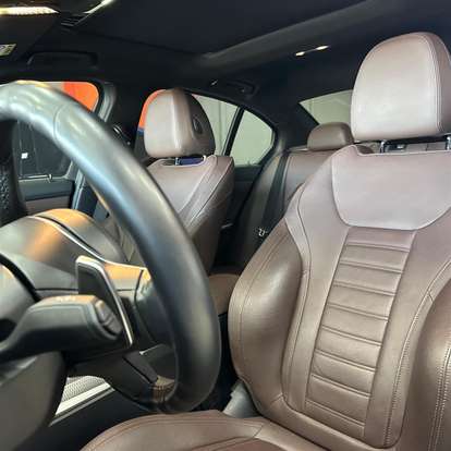 BMW-320i-2022