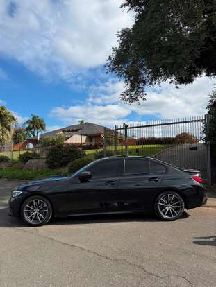BMW-330i-2020