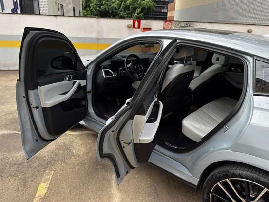 BMW-X6-3.0 TWINPOWER GASOLINA XDRIVE40I M SPORT AUTOMÁTICO BMW-X6-2024