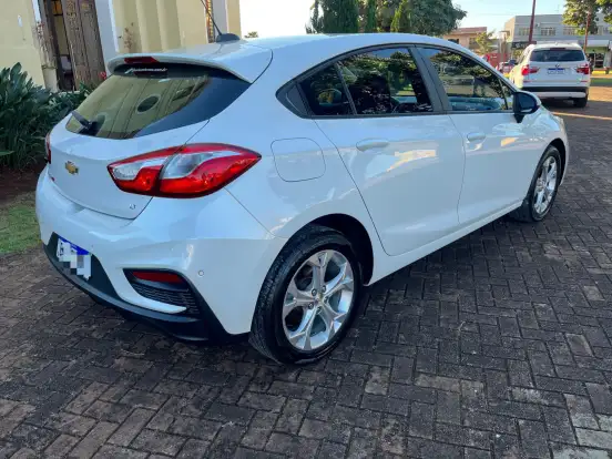 CHEVROLET-CRUZE-2018