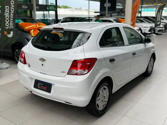CHEVROLET-ONIX-2018
