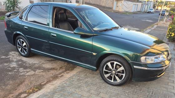 CHEVROLET VECTRA 2.0 MPFI CD 8V GASOLINA 4P MANUAL