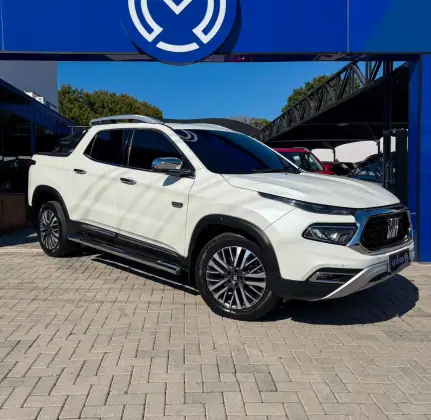 FIAT TORO 2.0 16V TURBO DIESEL RANCH 4WD AT9 FIAT TORO 2.0 16V TURBO DIESEL RANCH 4WD AT9