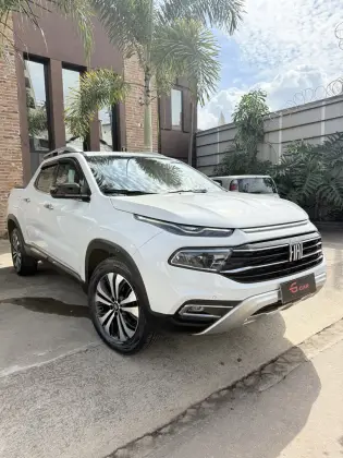 FIAT TORO 2.0 16V TURBO DIESEL VOLCANO 4WD AT9 FIAT TORO 2.0 16V TURBO DIESEL VOLCANO 4WD AT9