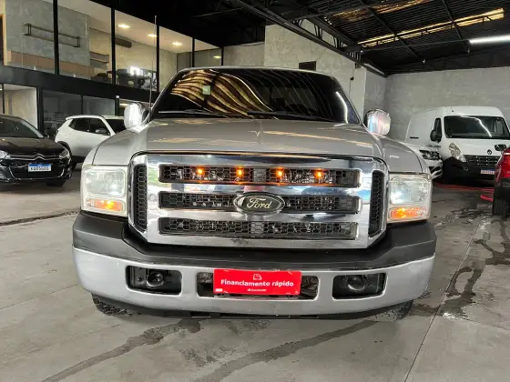 FORD F-250 3.9 XLT 4X2 CS DIESEL 2P MANUAL FORD F-250 3.9 XLT 4X2 CS DIESEL 2P MANUAL