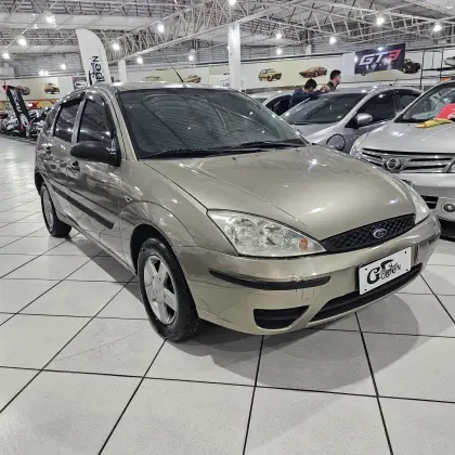 FORD FOCUS 1.6 GL 8V GASOLINA 4P MANUAL FORD FOCUS 1.6 GL 8V GASOLINA 4P MANUAL
