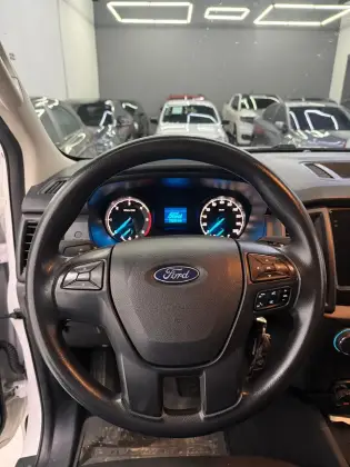 /en/city/cate-car-used-car/ford-ranger-2023-2-2-xl-4x4-cs-16v-diesel-2p-manual-48482734921877504/-11