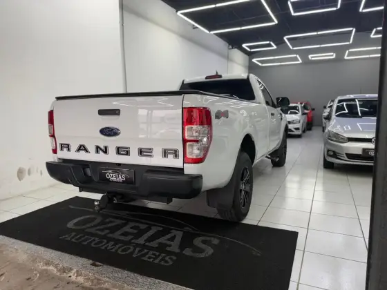 /en/city/cate-car-used-car/ford-ranger-2023-2-2-xl-4x4-cs-16v-diesel-2p-manual-48482734921877504/-13