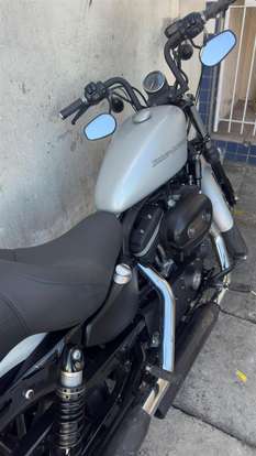 HARLEY-DAVIDSON-SPORTSTER IRON 883-2010