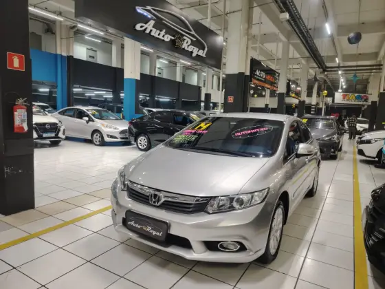HONDA CIVIC 1.8 LXS 16V FLEX 4P AUTOMÁTICO HONDA CIVIC 1.8 LXS 16V FLEX 4P AUTOMÁTICO