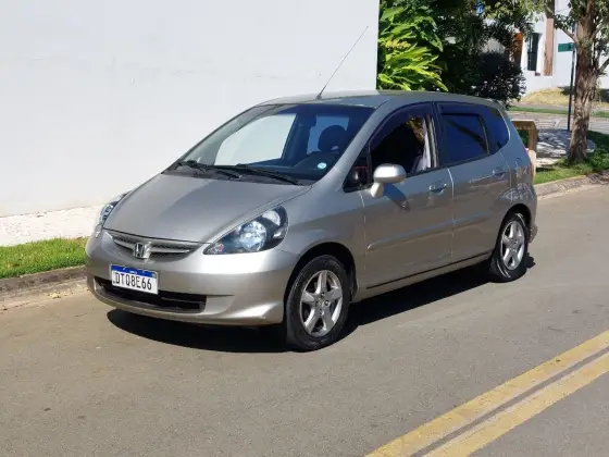 HONDA FIT 1.4 LX 8V FLEX 4P MANUAL HONDA FIT 1.4 LX 8V FLEX 4P MANUAL