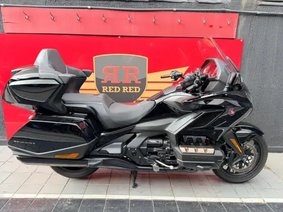HONDA GL 1800 GOLD WING TOUR HONDA GL 1800 GOLD WING TOUR