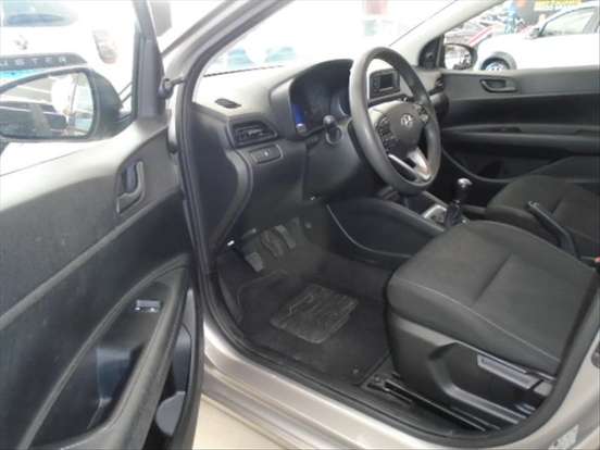 HYUNDAI-HB20-2023