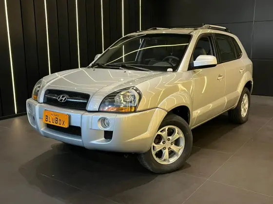 HYUNDAI TUCSON 2.0 MPFI GLS 16V 143CV 2WD FLEX 4P AUTOMÁTICO HYUNDAI TUCSON 2.0 MPFI GLS 16V 143CV 2WD FLEX 4P AUTOMÁTICO