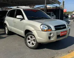 HYUNDAI TUCSON 2.0 MPFI GLS 16V 143CV 2WD FLEX 4P AUTOMÁTICO HYUNDAI TUCSON 2.0 MPFI GLS 16V 143CV 2WD FLEX 4P AUTOMÁTICO