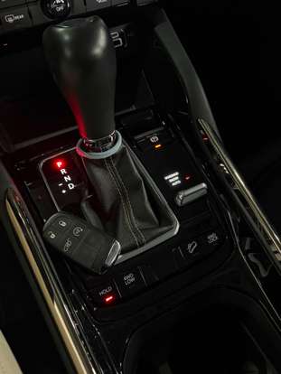 JEEP-COMMANDER-2023