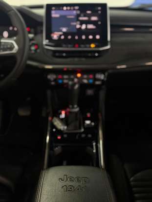 JEEP-COMMANDER-2023