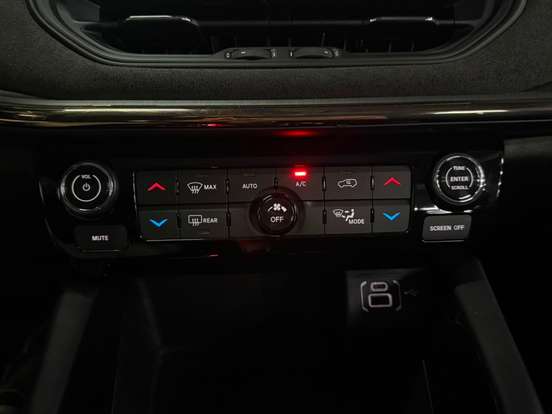 JEEP-COMMANDER-2.0 TD380 TURBO DIESEL LIMITED AT9 JEEP-COMMANDER-2023