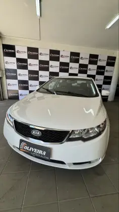 KIA CERATO 1.6 EX3 SEDAN 16V GASOLINA 4P MANUAL KIA CERATO 1.6 EX3 SEDAN 16V GASOLINA 4P MANUAL