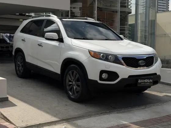 KIA SORENTO 2.4 EX2 4X2 16V GASOLINA 4P 7 LUGARES AUTOMÁTICO KIA SORENTO 2.4 EX2 4X2 16V GASOLINA 4P 7 LUGARES AUTOMÁTICO