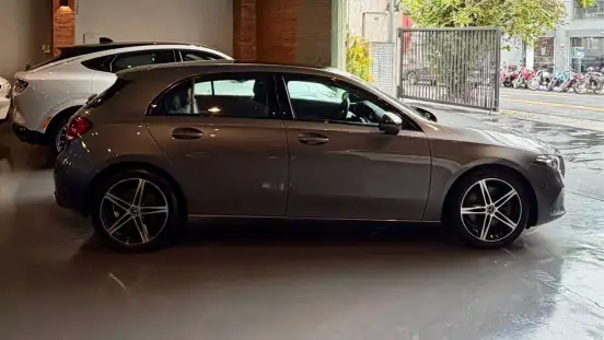 MERCEDES-BENZ-A 250-2019