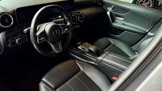 MERCEDES-BENZ-A 250-2019
