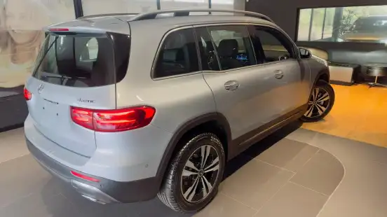 MERCEDES-BENZ-GLB 220-2025